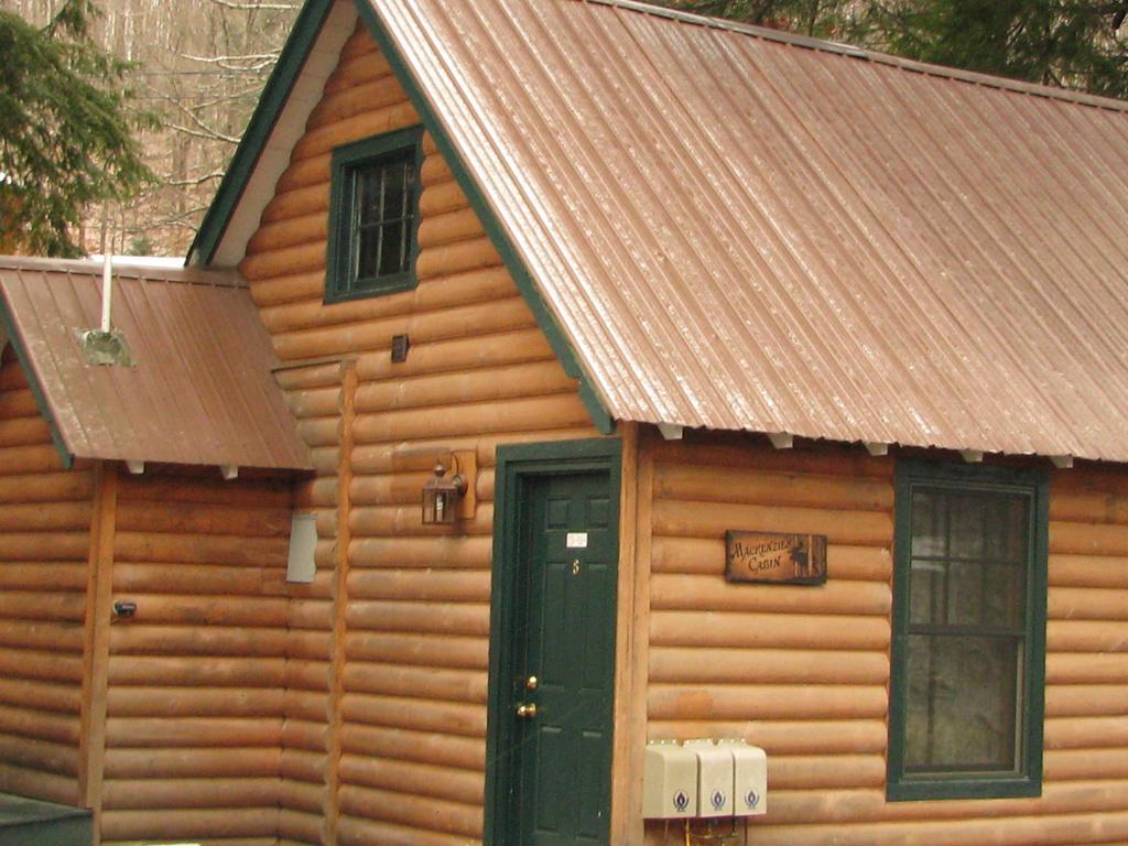Pine Knoll Hotel Lakeside Lodge & Cabin โอล์ ฟอร์จ ห้อง รูปภาพ