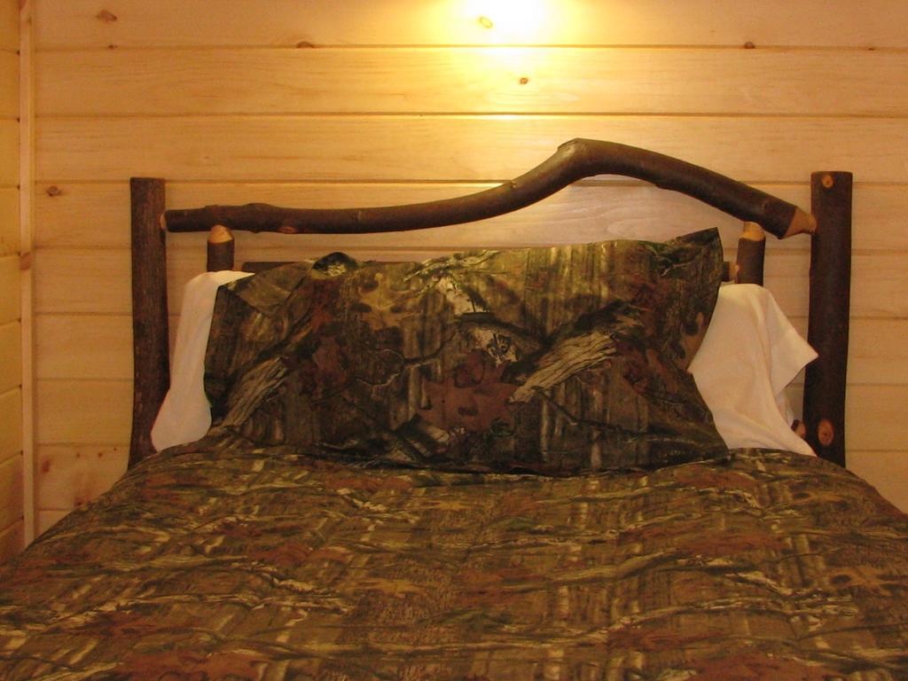 Pine Knoll Hotel Lakeside Lodge & Cabin โอล์ ฟอร์จ ห้อง รูปภาพ