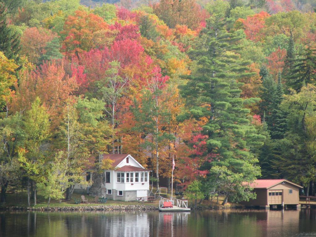 Pine Knoll Hotel Lakeside Lodge & Cabin โอล์ ฟอร์จ ห้อง รูปภาพ