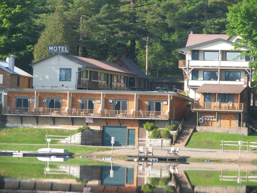 Pine Knoll Hotel Lakeside Lodge & Cabin โอล์ ฟอร์จ ห้อง รูปภาพ