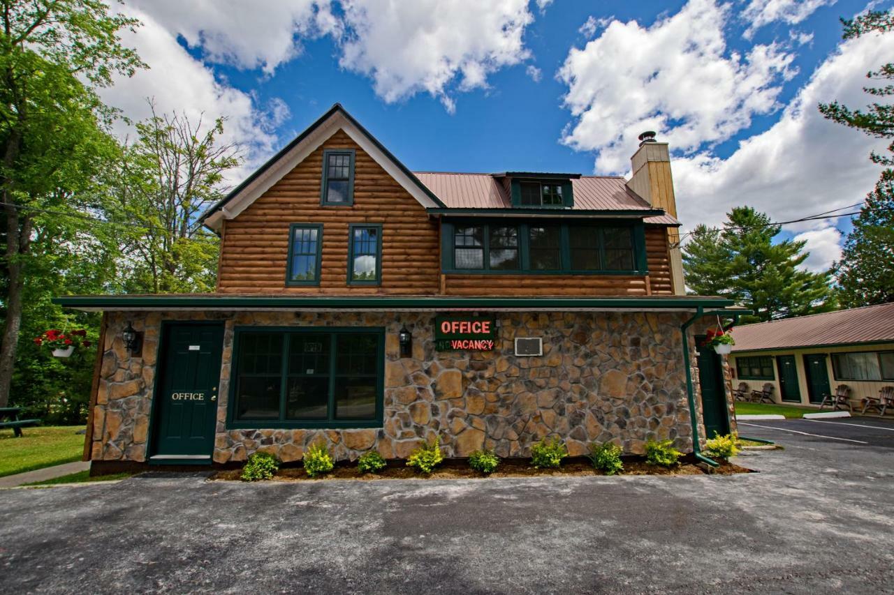 Pine Knoll Hotel Lakeside Lodge & Cabin โอล์ ฟอร์จ ภายนอก รูปภาพ